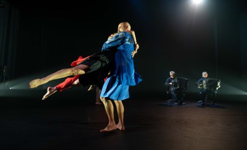 Siamese Cie / Koen Augustijnen en Rosalba Torres Guerrero - Amours Aveugles (foto © Danny Willems)
